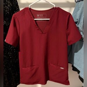Figs Women’s V-Neck Scrub Top